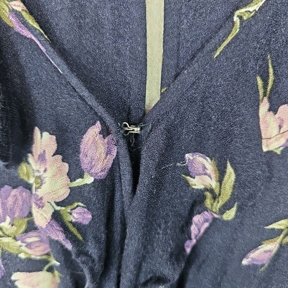 American Eagle Romper Womens XS Navy Blue Floral Viscose V-Neck Comfort Spring - Picture 3 of 12